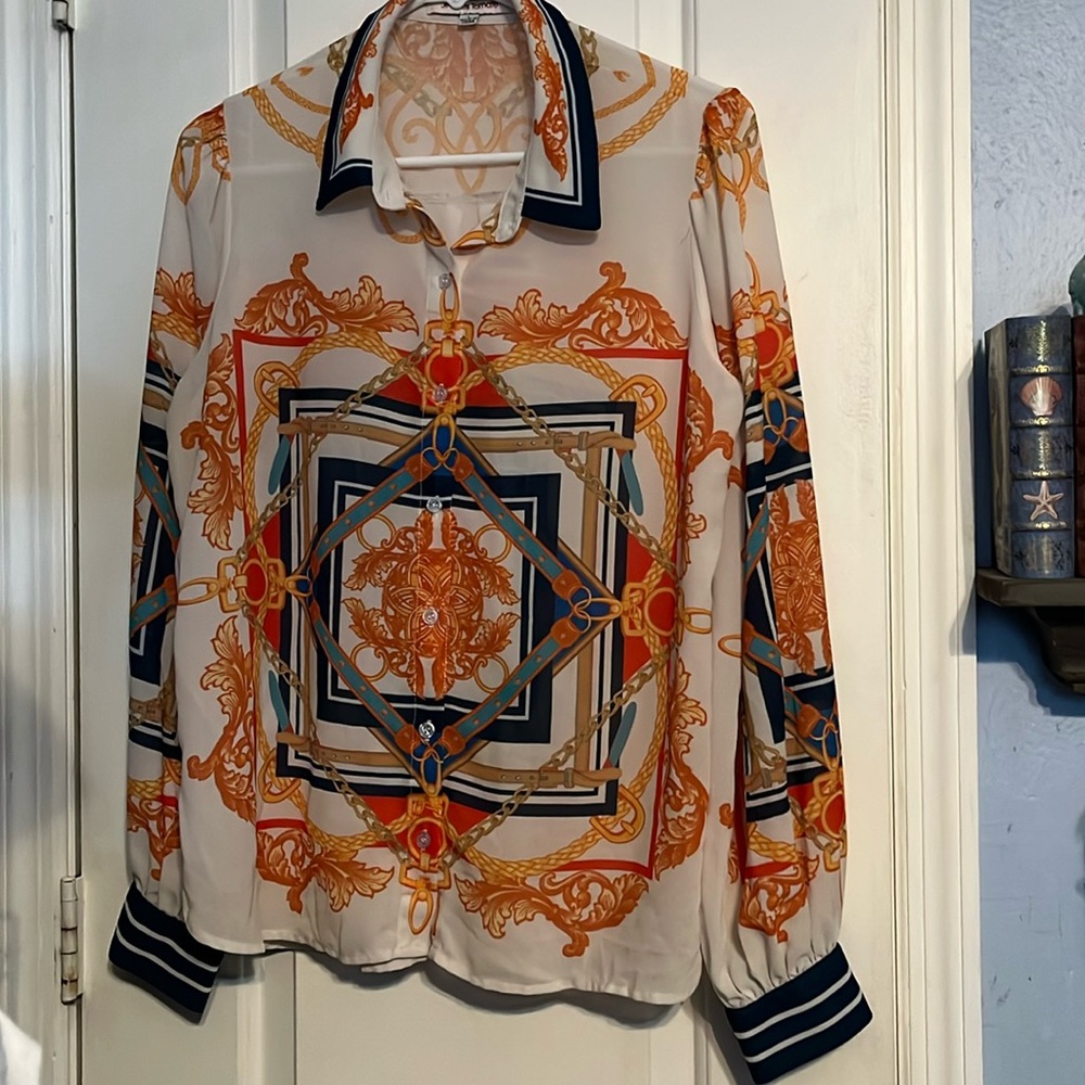 Jealous Tomato size Large blouse w/ a colorful design. LIKE NEW